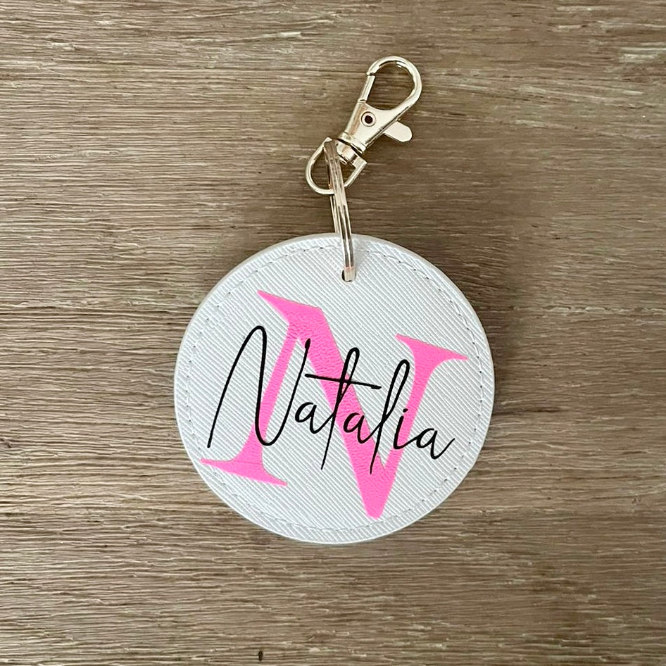 Llavero personalizado rosa flúor