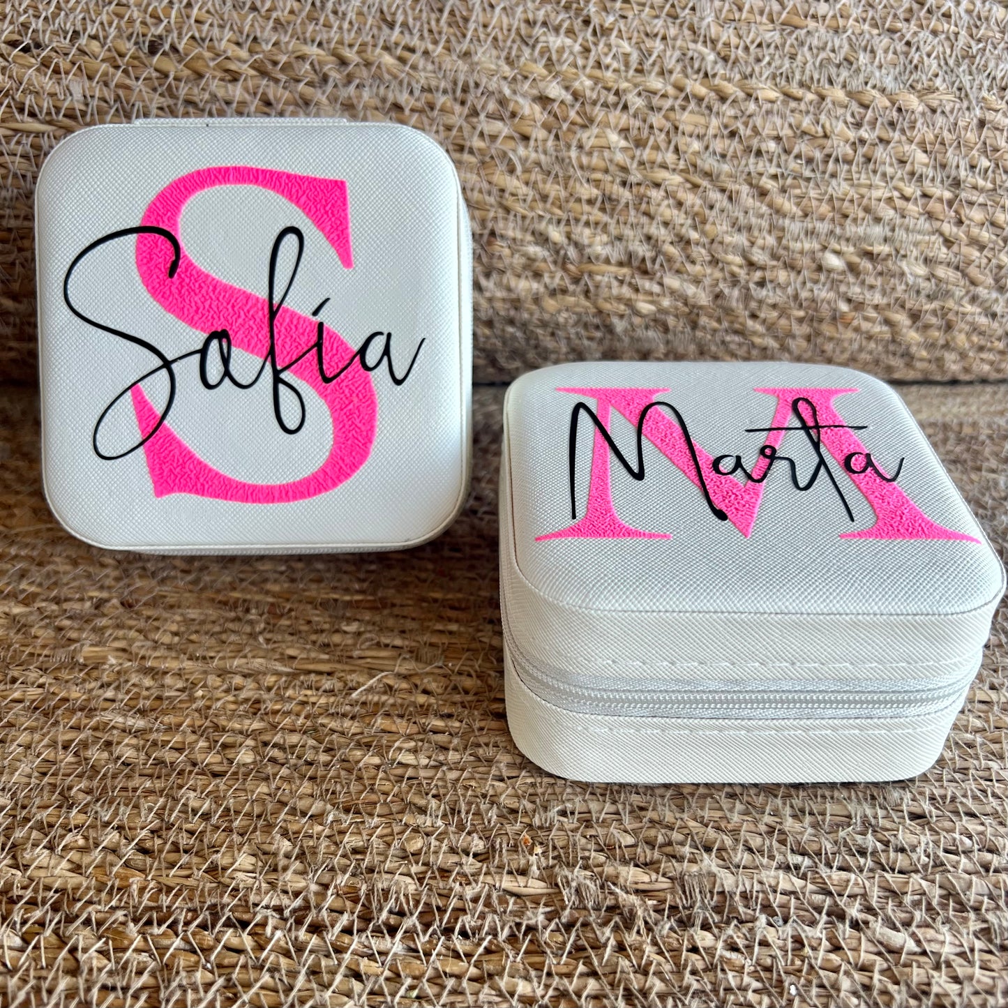 Joyero de viaje personalizado beige/rosa flúor