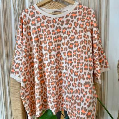 Camiseta animal print flúor
