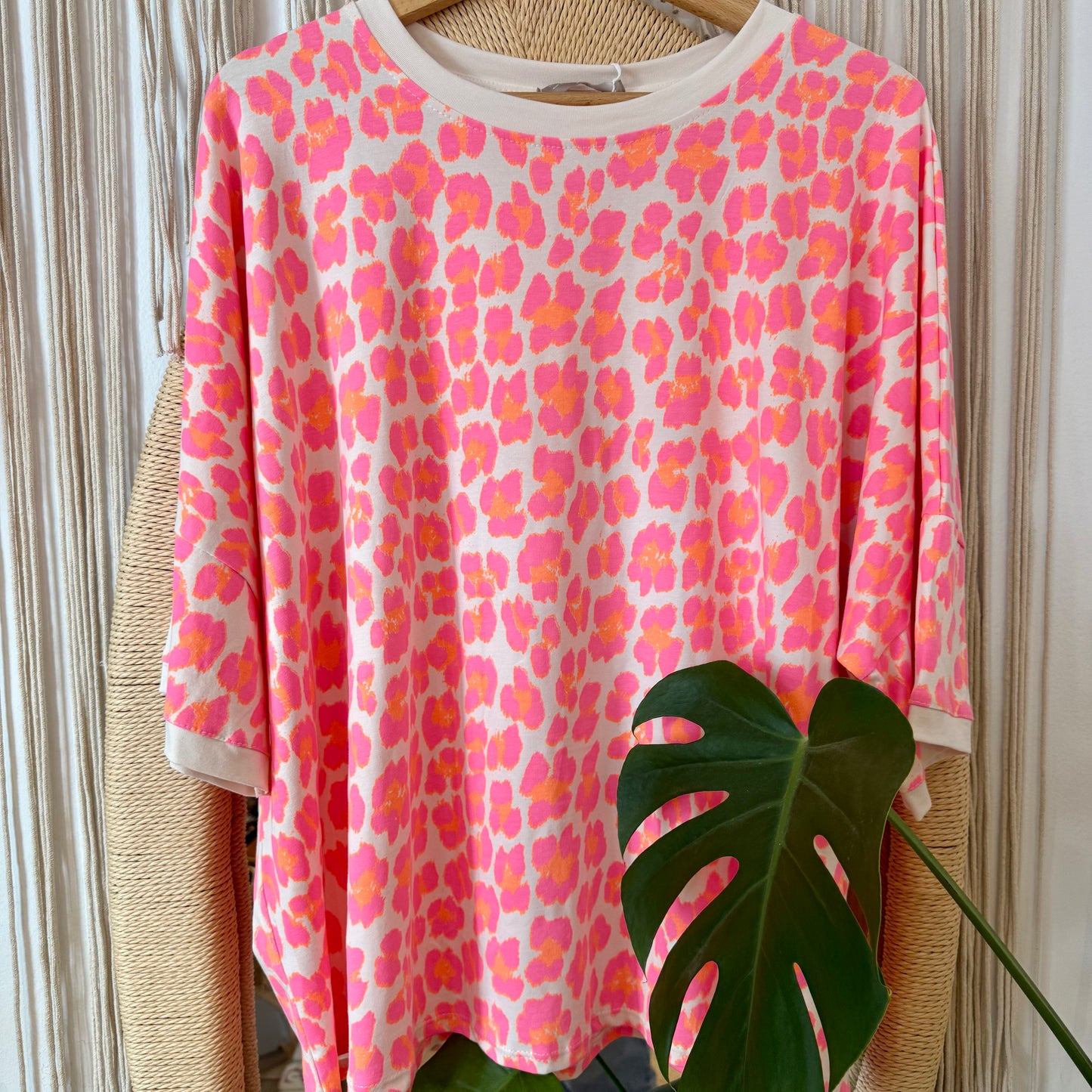 Camiseta animal print flúor
