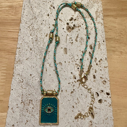 Collar Amuleto